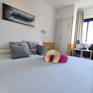 https://las-casas-de-aron-el-barco.in-canary-islands.com