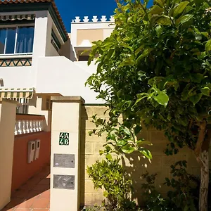 https://apartamento-nerja-medina.1costadelsol.com